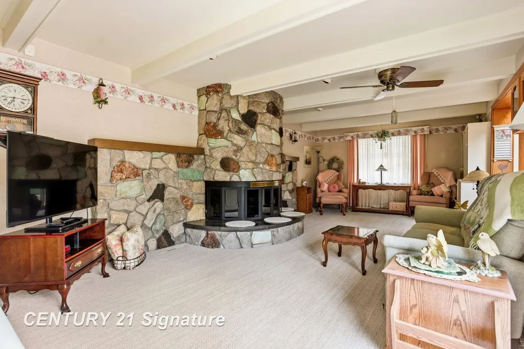 2961 Johns Drive Saginaw Charter Township MI 48603