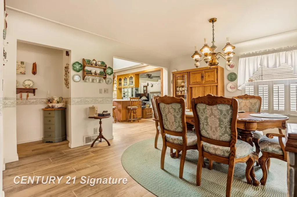 2961 Johns Drive Saginaw Charter Township MI 48603