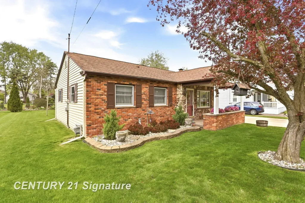 2961 Johns Drive Saginaw Charter Township MI 48603