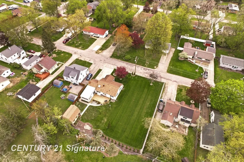 2961 Johns Drive Saginaw Charter Township MI 48603
