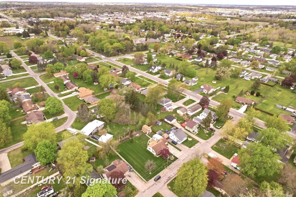 2961 Johns Drive Saginaw Charter Township MI 48603