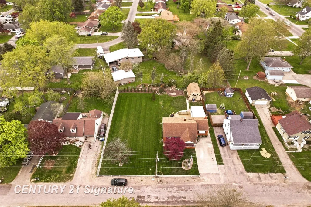 2961 Johns Drive Saginaw Charter Township MI 48603