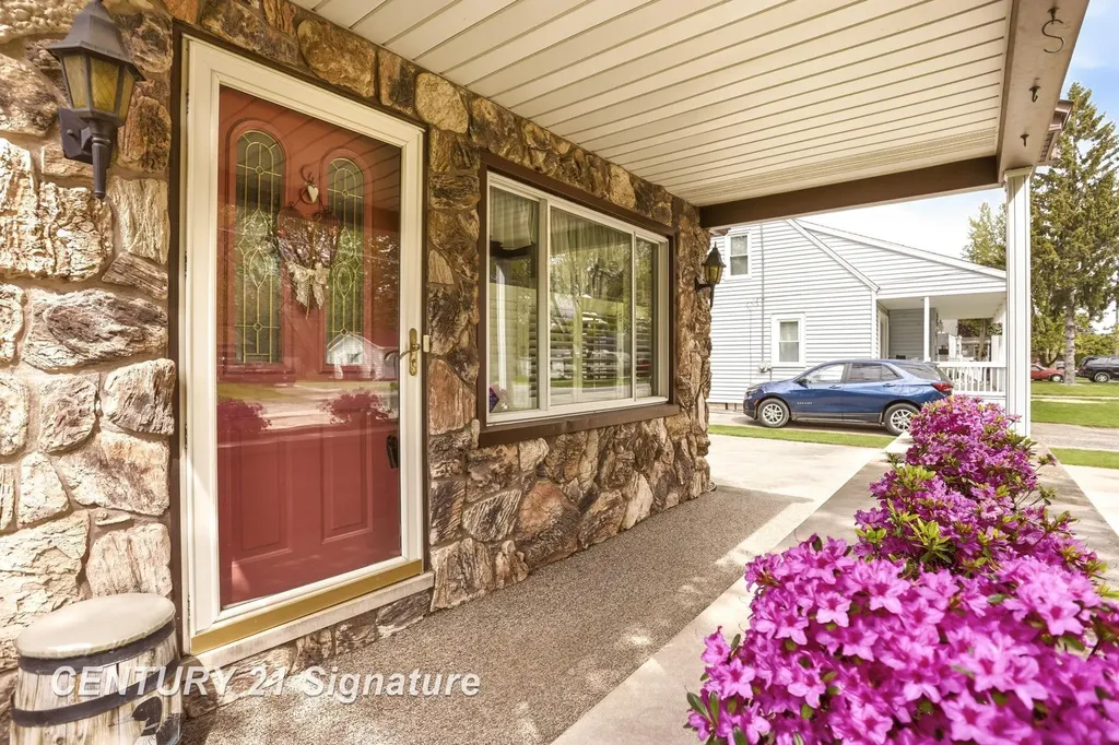 2961 Johns Drive Saginaw Charter Township MI 48603