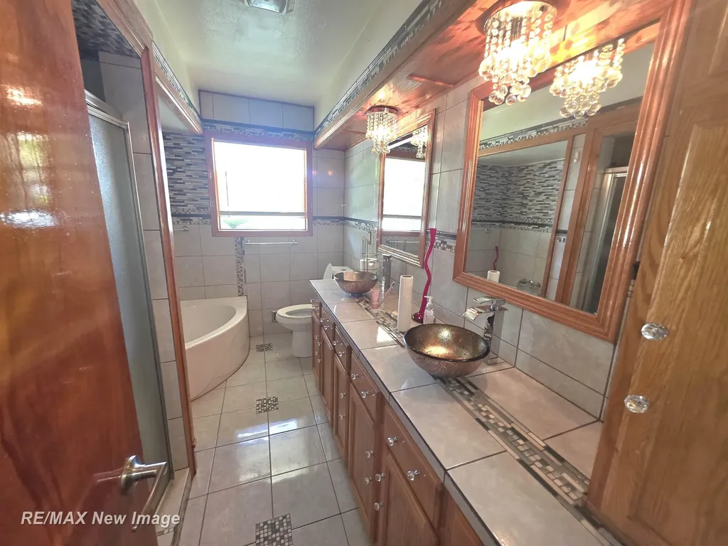 77 Elmview Court Saginaw City MI 48602
