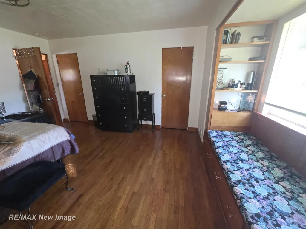 77 Elmview Court Saginaw City MI 48602