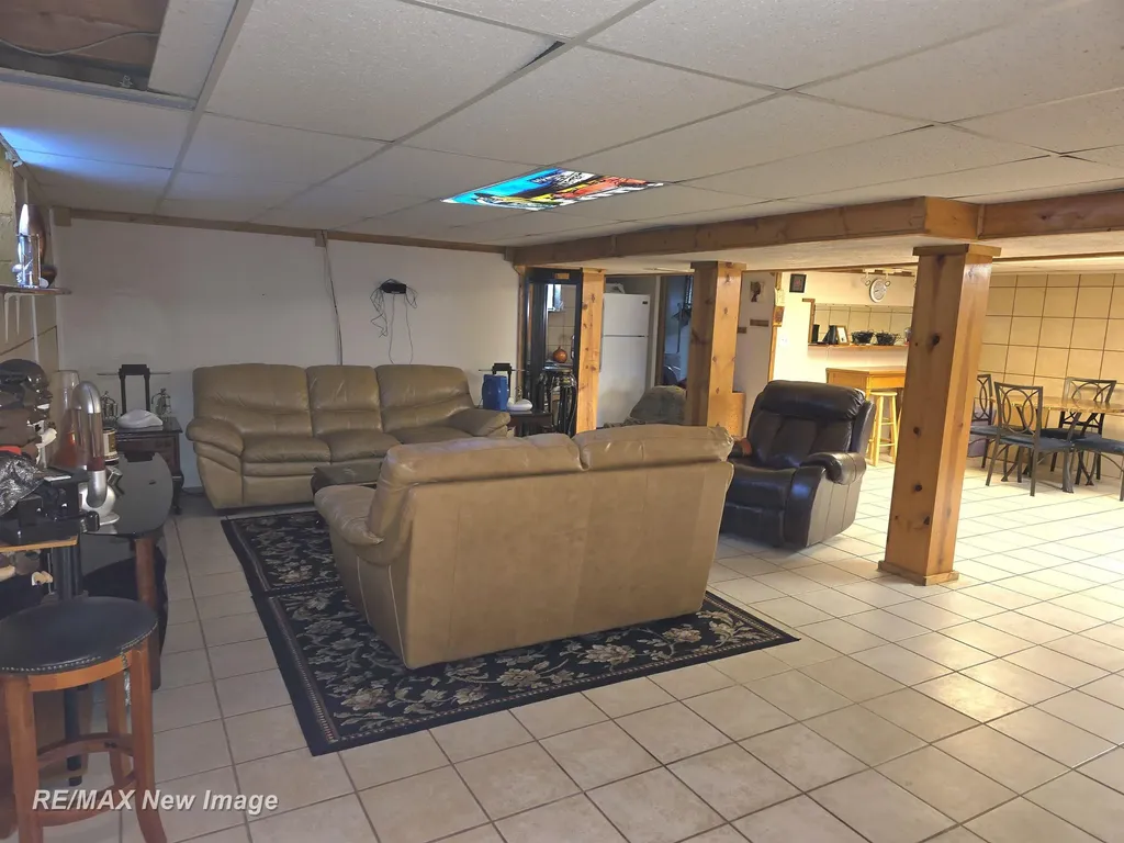 77 Elmview Court Saginaw City MI 48602