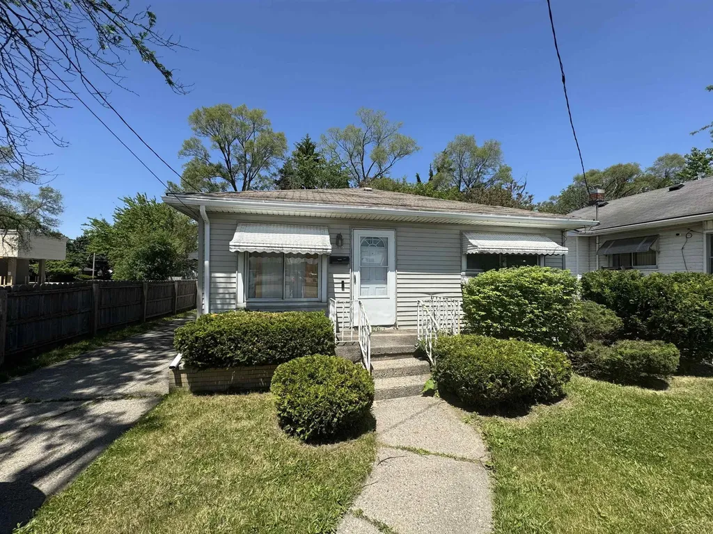 4015 Hess Avenue Saginaw City MI 48601