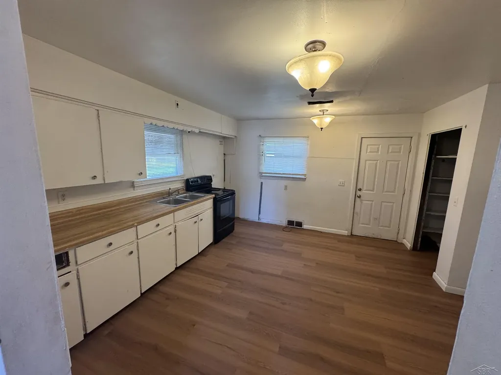 4015 Hess Avenue Saginaw City MI 48601