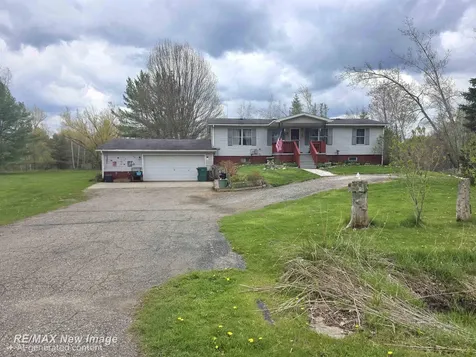 7469 Highland Drive Moffatt Township MI 48610