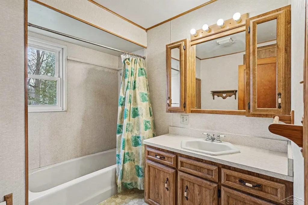 2788 N Saginaw Bay Shore Drive Fraser Township MI 48650