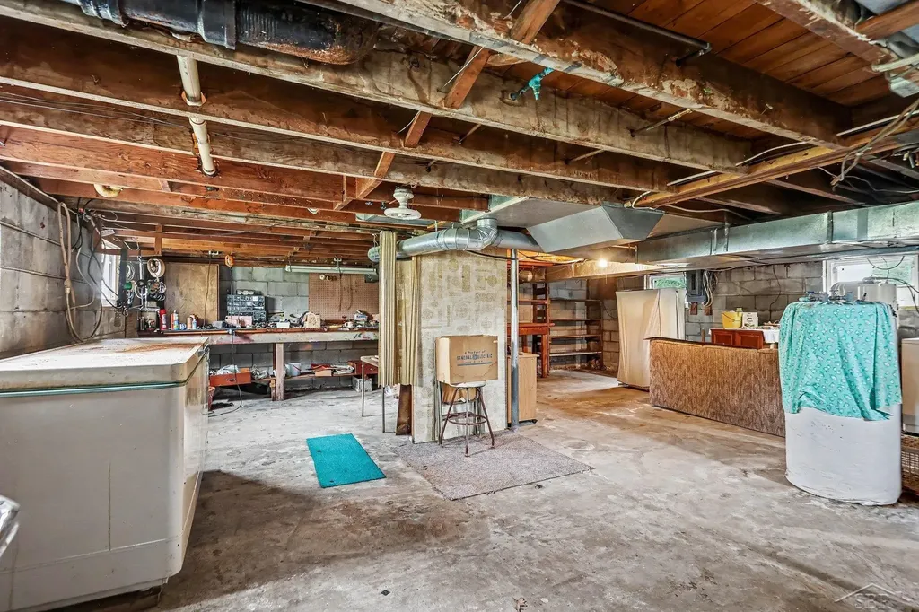2788 N Saginaw Bay Shore Drive Fraser Township MI 48650