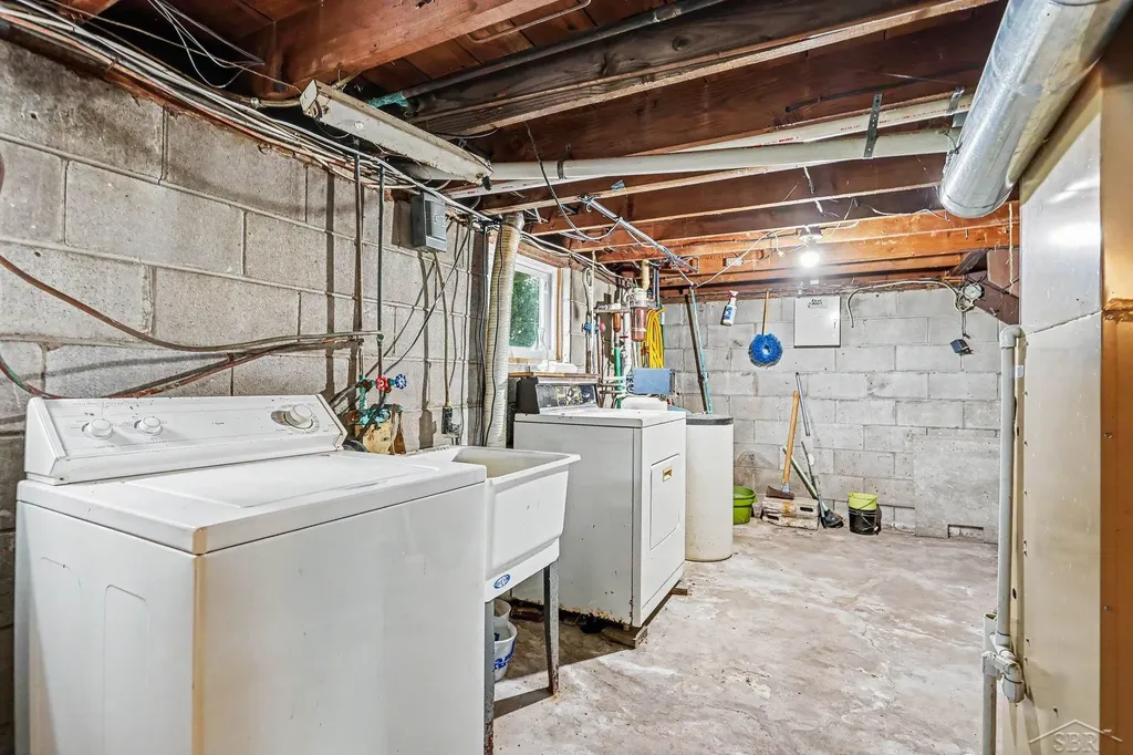 2788 N Saginaw Bay Shore Drive Fraser Township MI 48650