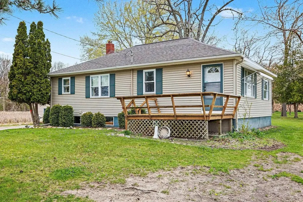 2788 N Saginaw Bay Shore Drive Fraser Township MI 48650
