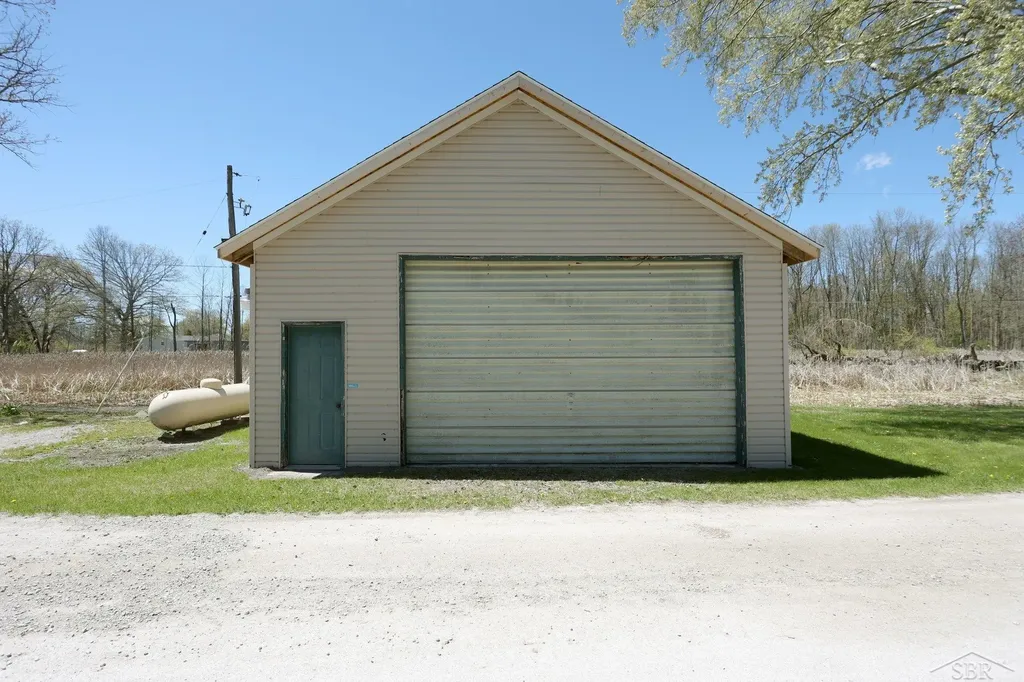 2788 N Saginaw Bay Shore Drive Fraser Township MI 48650