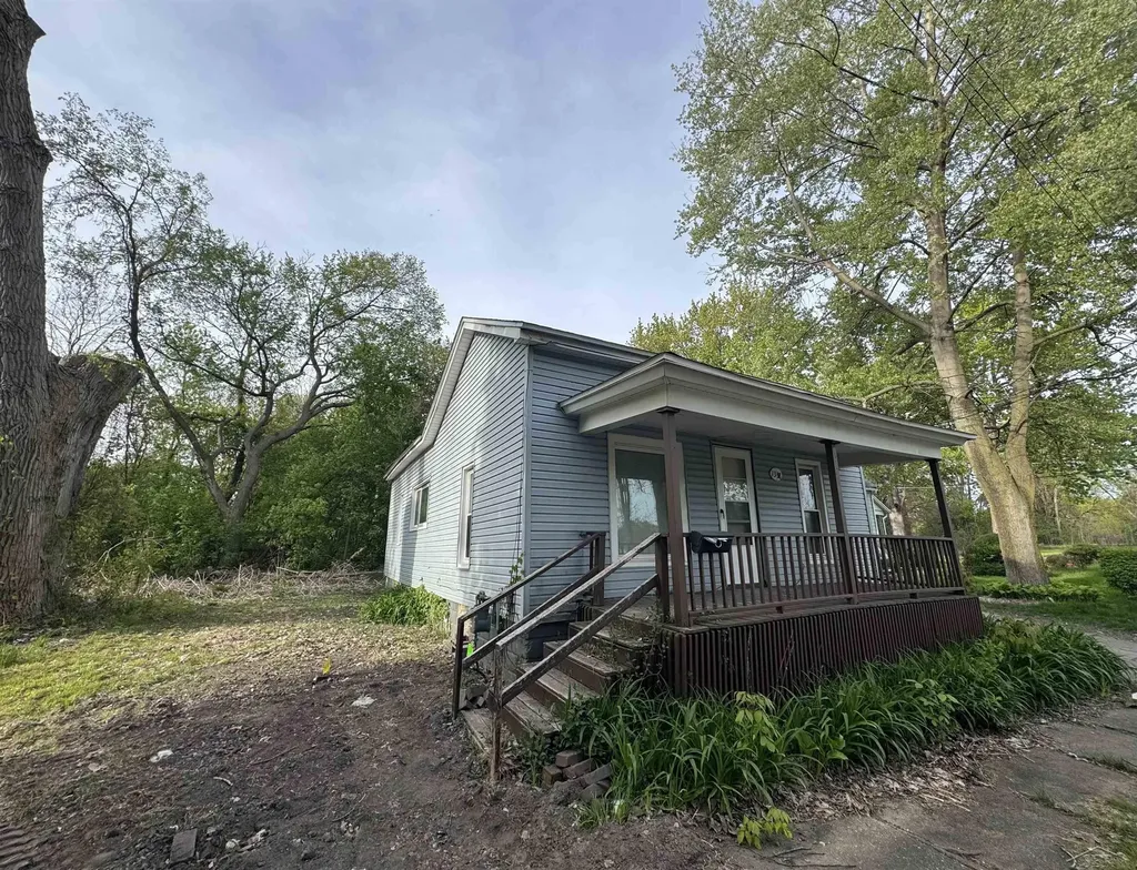 1338 Sears Street Saginaw City MI 48601
