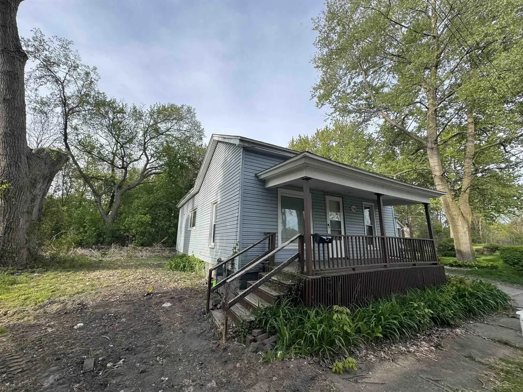 1338 Sears Street Saginaw City MI 48601