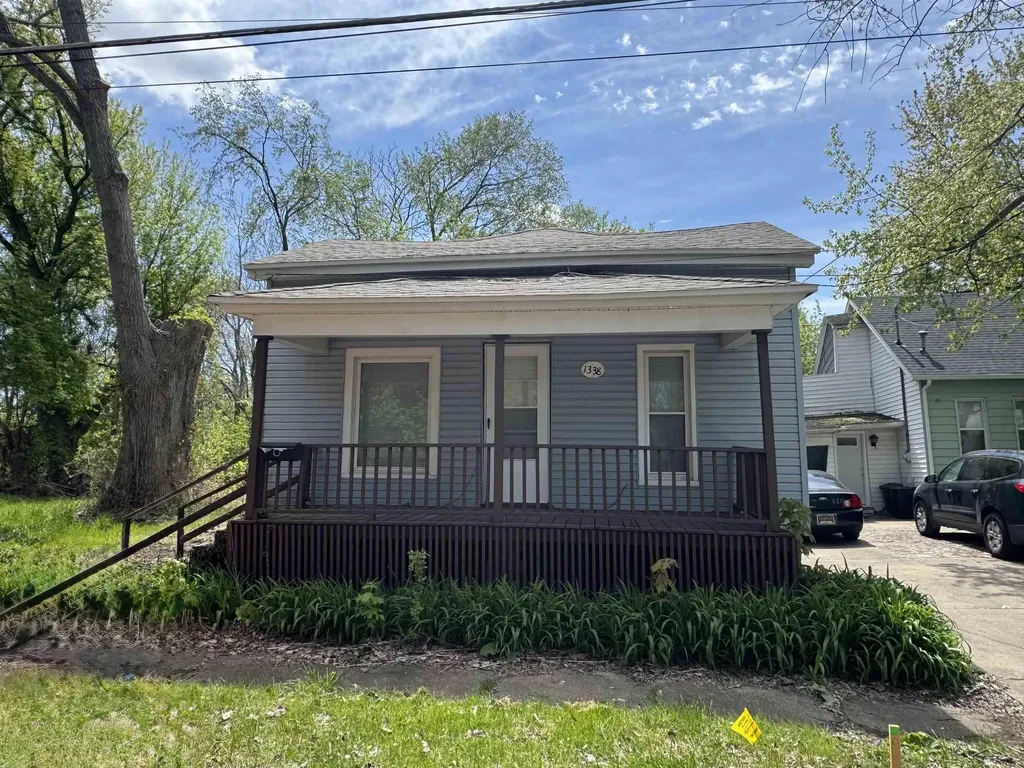 1338 Sears Street Saginaw City MI 48601