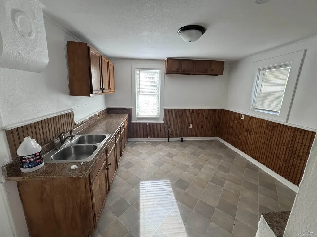 1338 Sears Street Saginaw City MI 48601