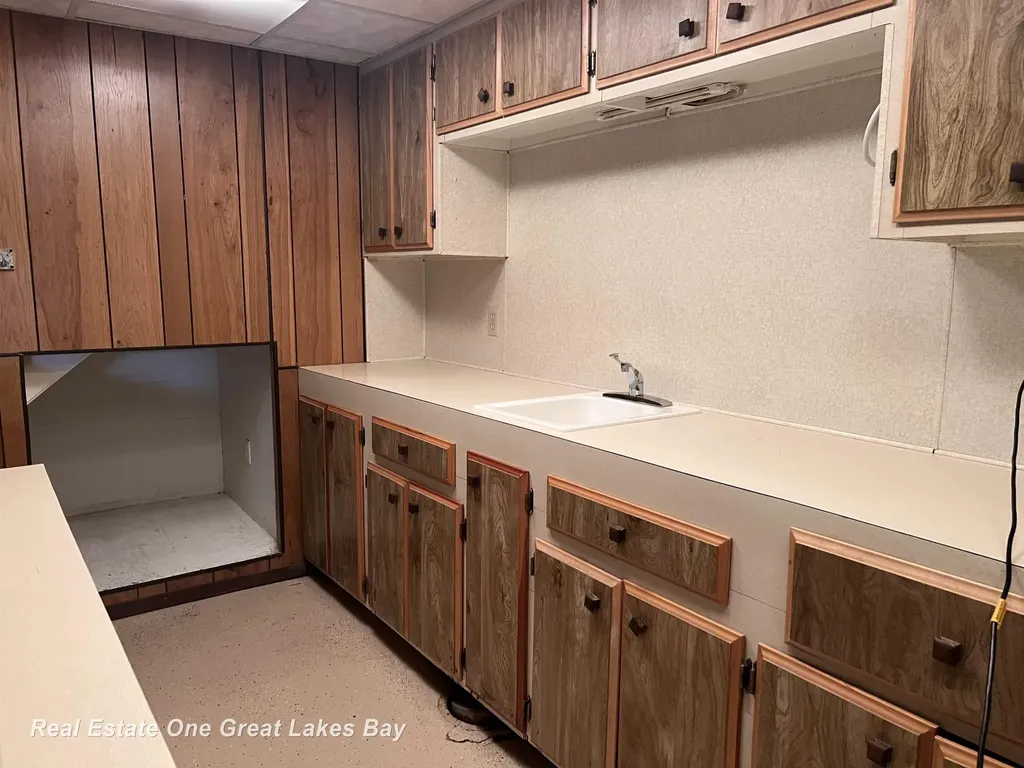 4749 Century Drive Saginaw Charter Township MI 48638