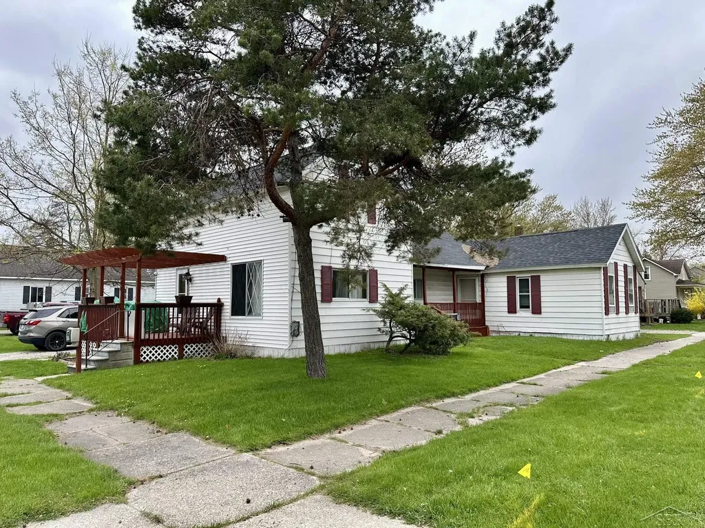 400 S Kiesel Street Bay City City MI 48706