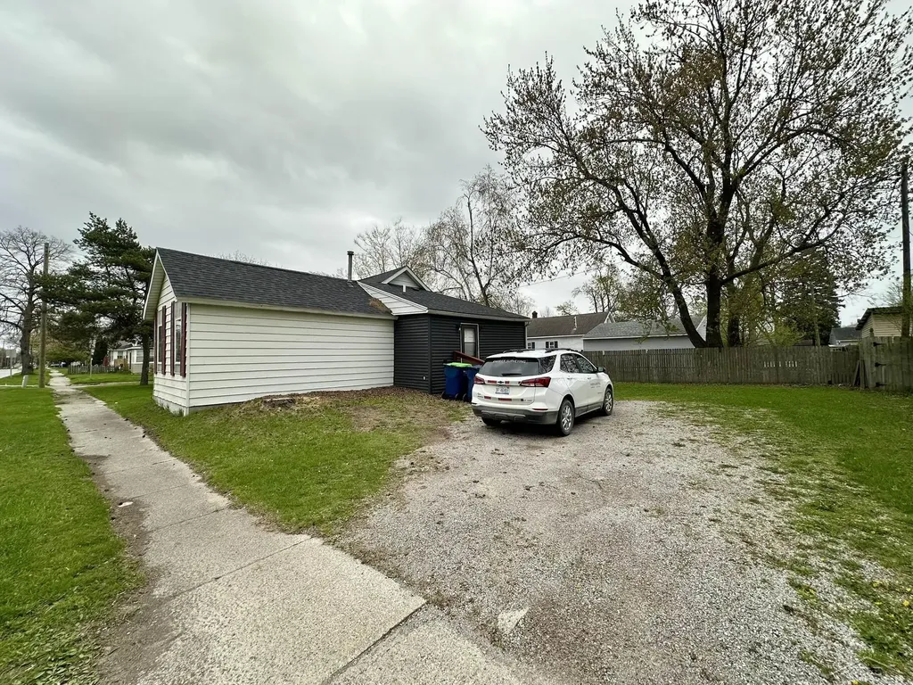 400 S Kiesel Street Bay City City MI 48706