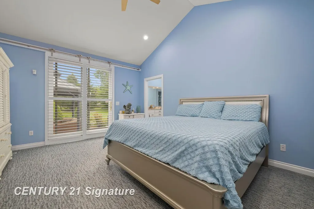 5790 Dunrovin Drive Saginaw Charter Township MI 48638
