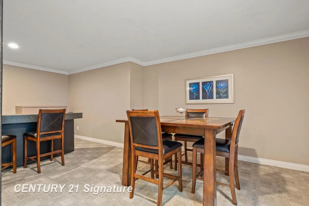 5790 Dunrovin Drive Saginaw Charter Township MI 48638