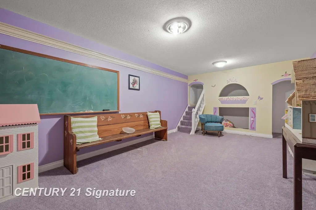 5790 Dunrovin Drive Saginaw Charter Township MI 48638