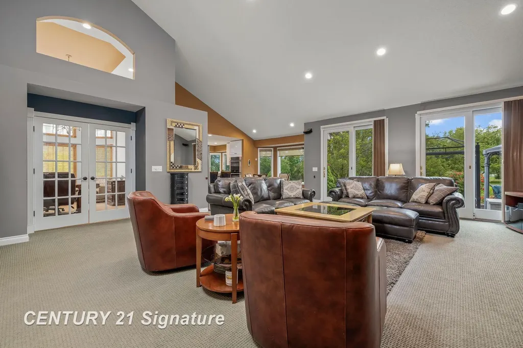 5790 Dunrovin Drive Saginaw Charter Township MI 48638
