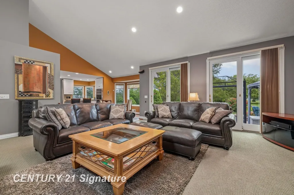 5790 Dunrovin Drive Saginaw Charter Township MI 48638