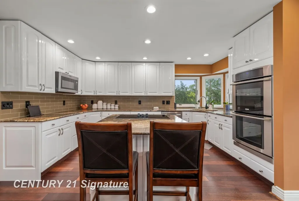 5790 Dunrovin Drive Saginaw Charter Township MI 48638