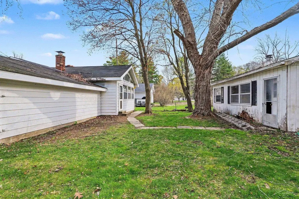 1596 Douglas Drive Alabaster Township MI 48763