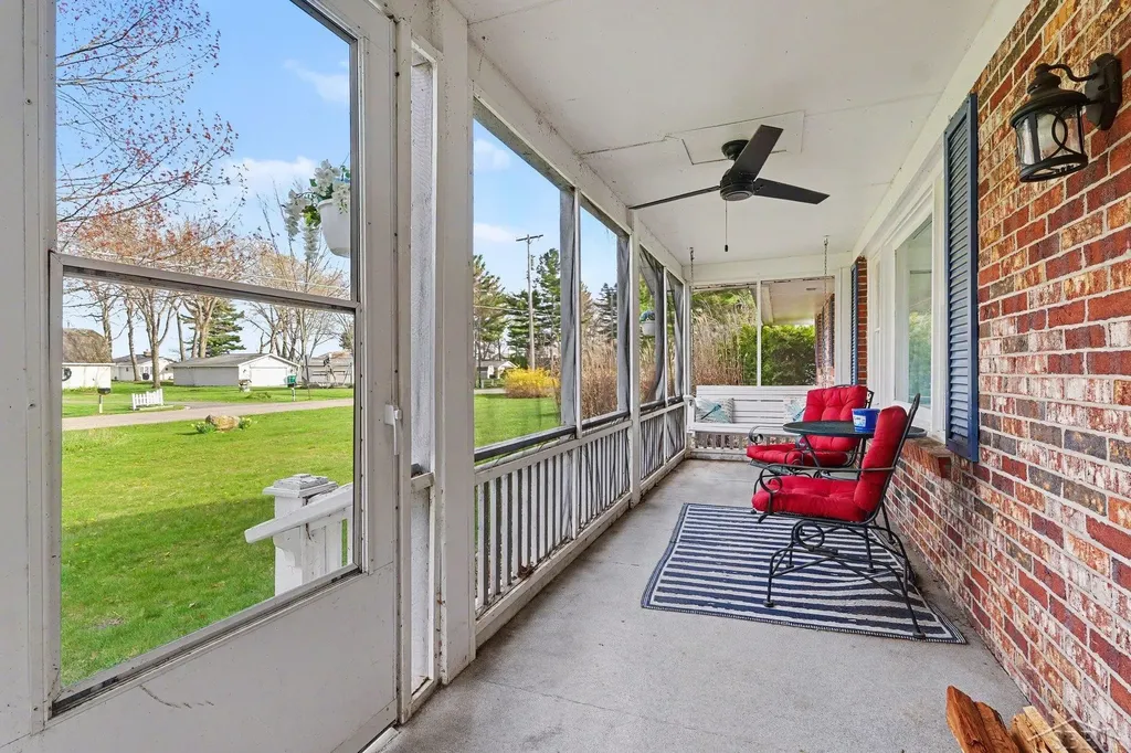 1596 Douglas Drive Alabaster Township MI 48763