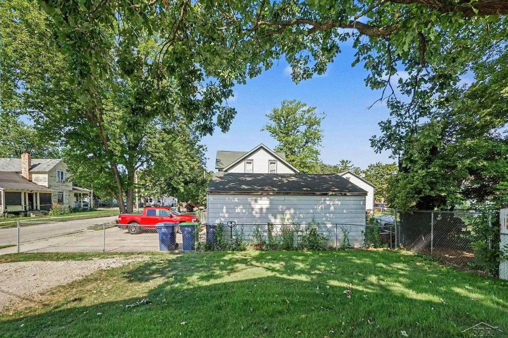 220 S Sherman Street Bay City City MI 48708