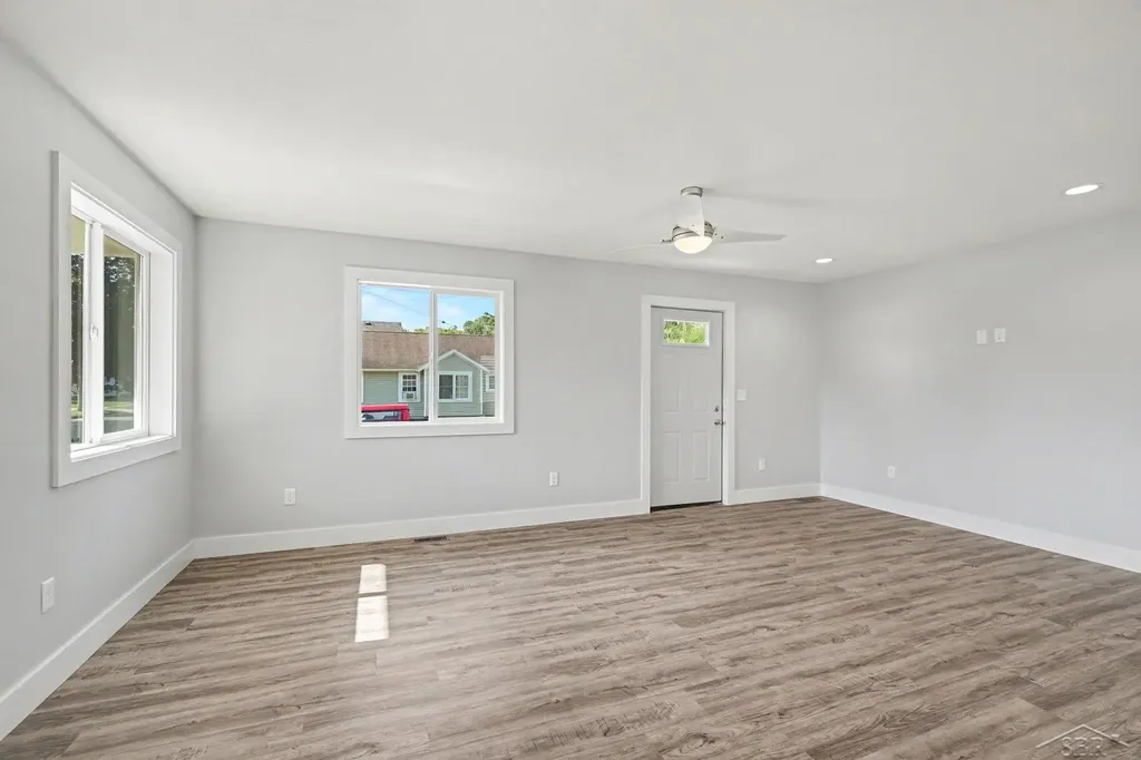 220 S Sherman Street Bay City City MI 48708