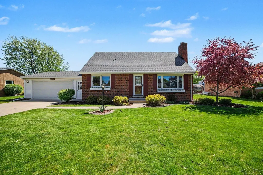 4273 S Wayside Drive Saginaw Charter Township MI 48603