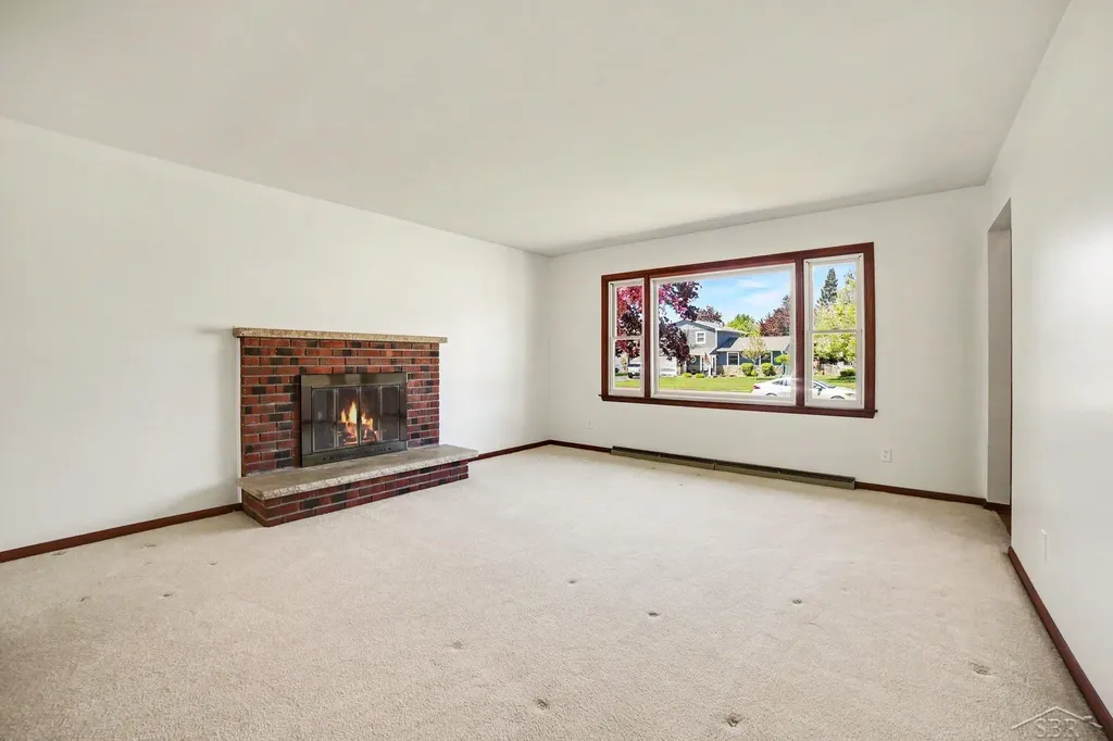 4273 S Wayside Drive Saginaw Charter Township MI 48603