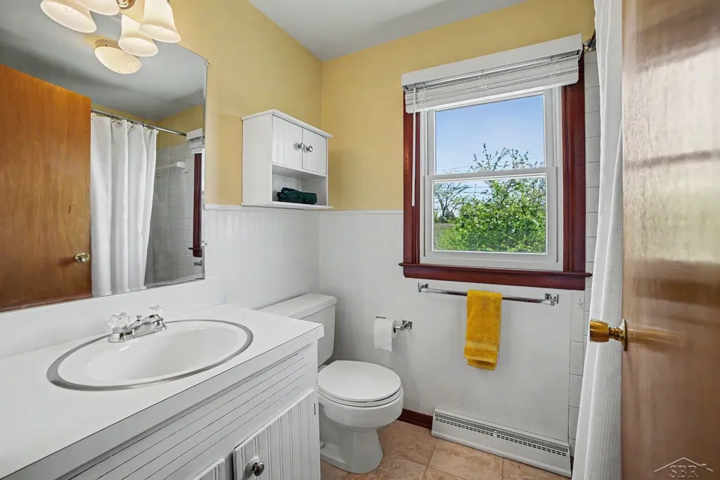 4273 S Wayside Drive Saginaw Charter Township MI 48603