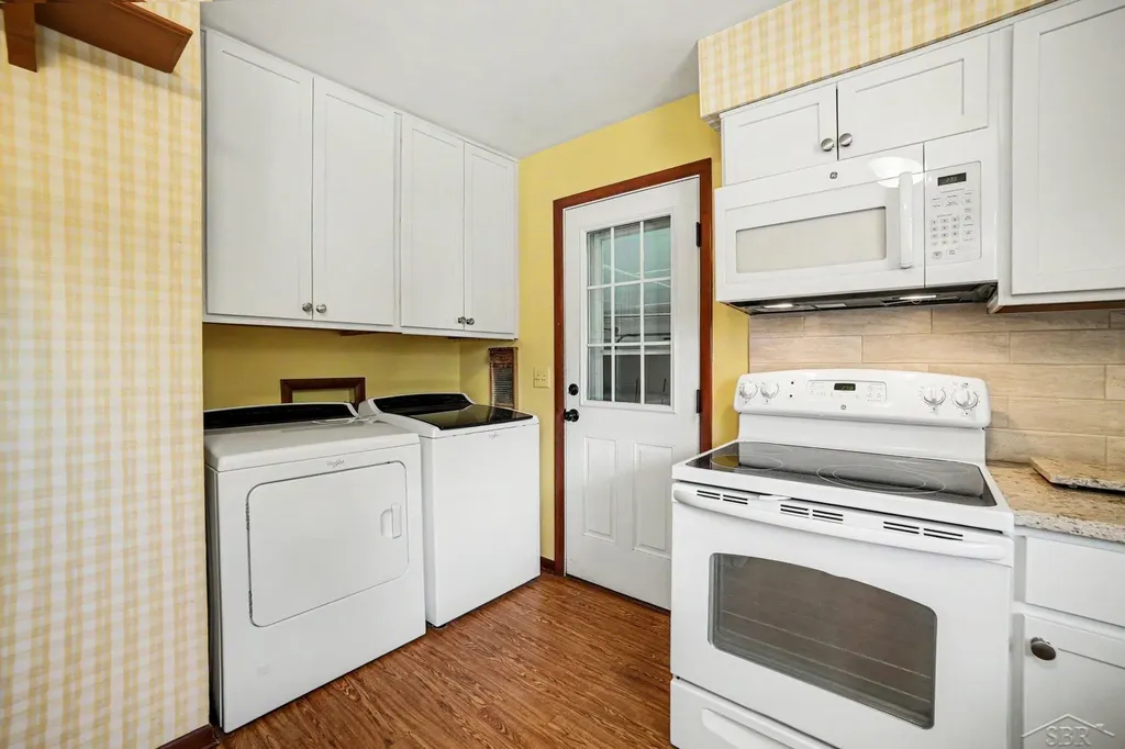 4273 S Wayside Drive Saginaw Charter Township MI 48603