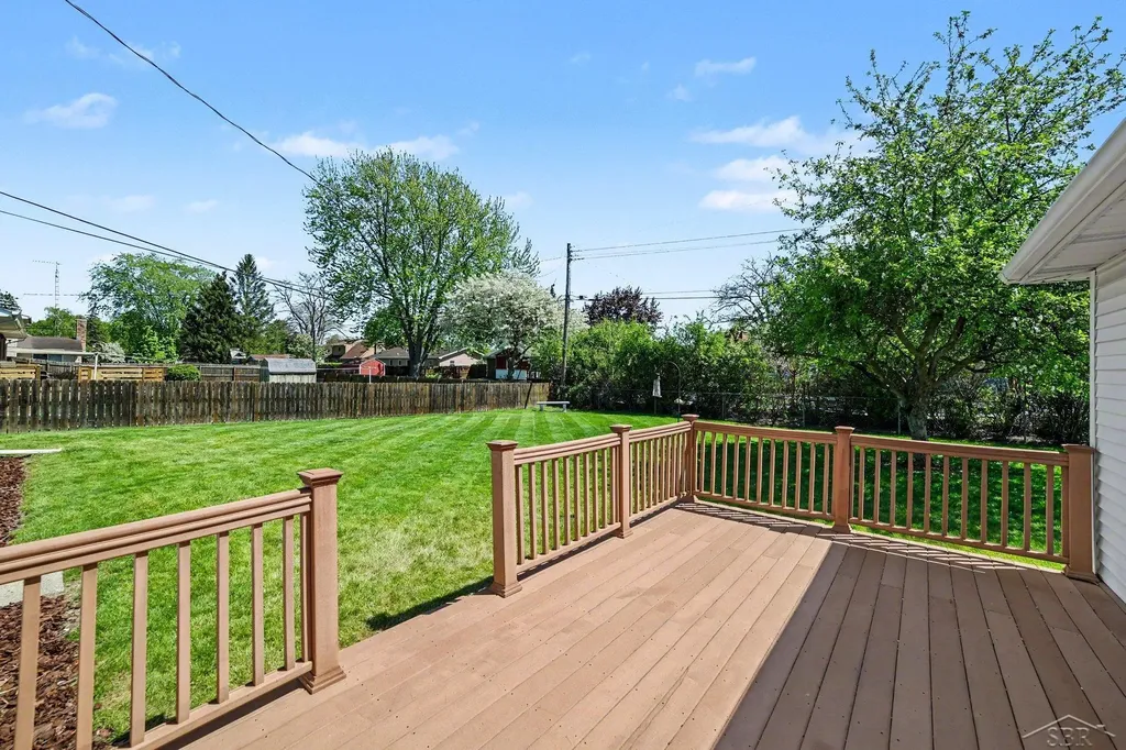 4273 S Wayside Drive Saginaw Charter Township MI 48603