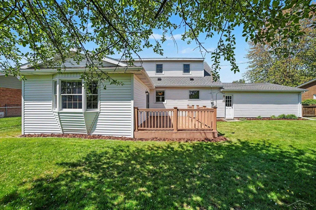4273 S Wayside Drive Saginaw Charter Township MI 48603