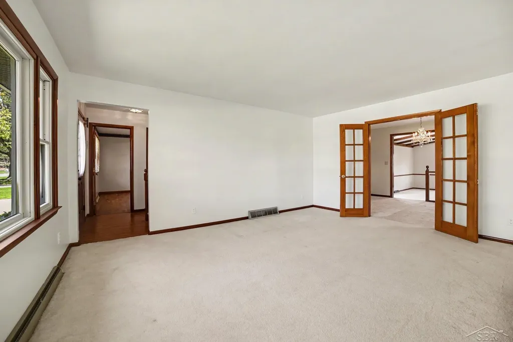 4273 S Wayside Drive Saginaw Charter Township MI 48603