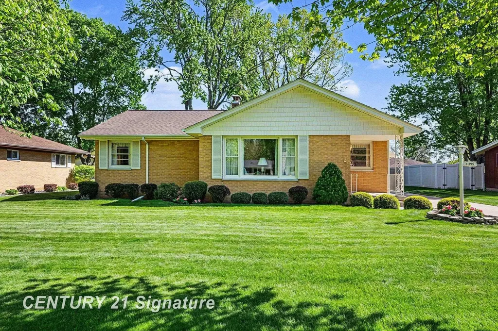 4395 Ann Street Saginaw Charter Township MI 48603