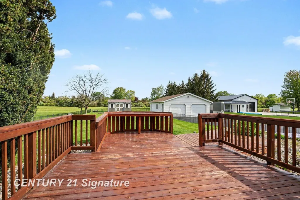 2921 E Fisher Road Monitor Charter Township MI 48607