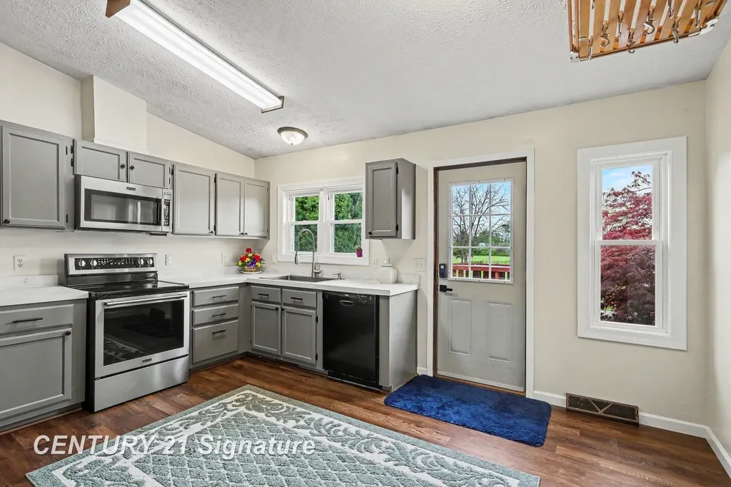 2921 E Fisher Road Monitor Charter Township MI 48607