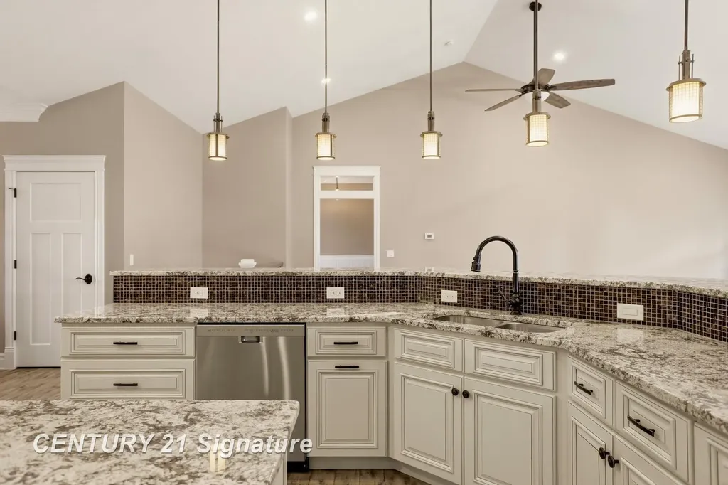 6022 Shadbush Drive Saginaw Charter Township MI 48603