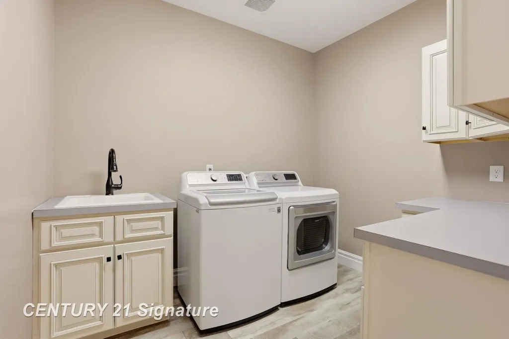 6022 Shadbush Drive Saginaw Charter Township MI 48603
