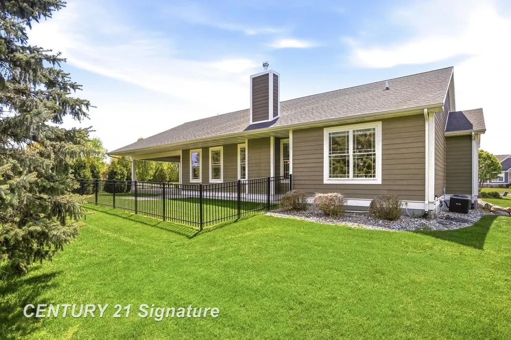6022 Shadbush Drive Saginaw Charter Township MI 48603
