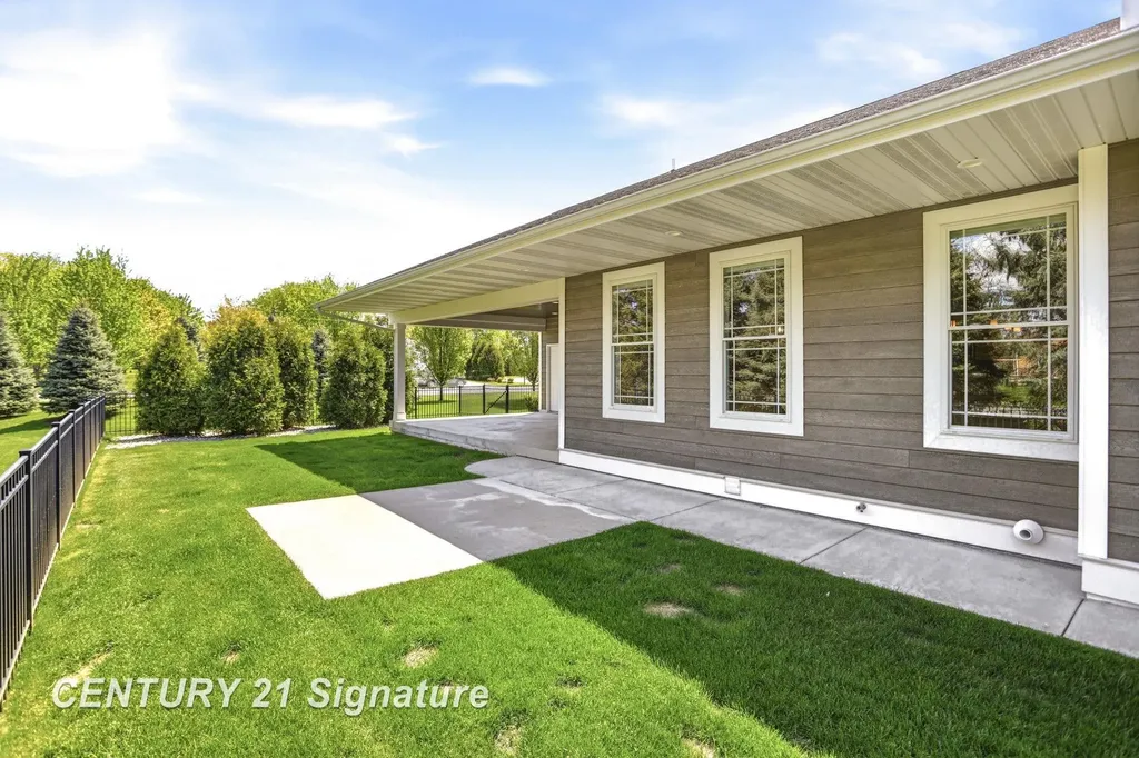 6022 Shadbush Drive Saginaw Charter Township MI 48603