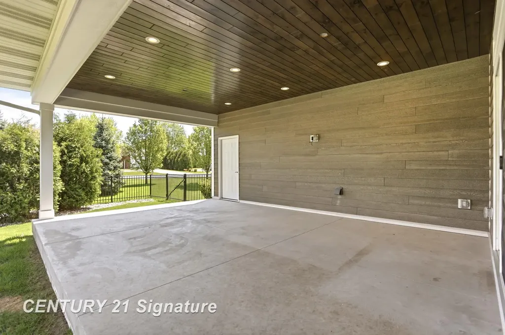 6022 Shadbush Drive Saginaw Charter Township MI 48603